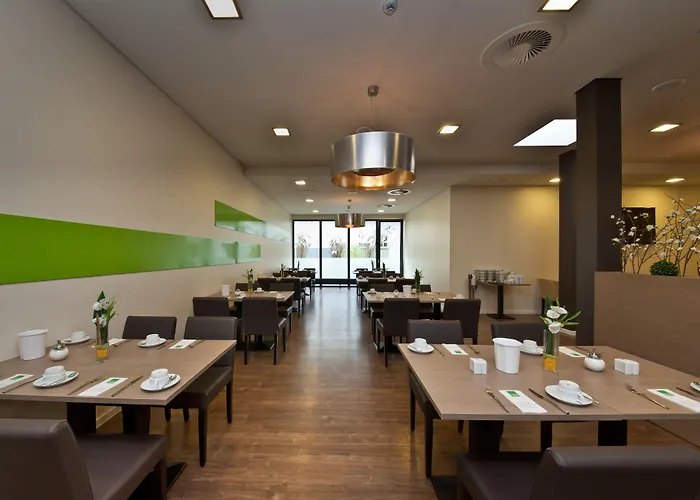 - The Niu, Fusion St. Georg By Ihg Hotel 3*